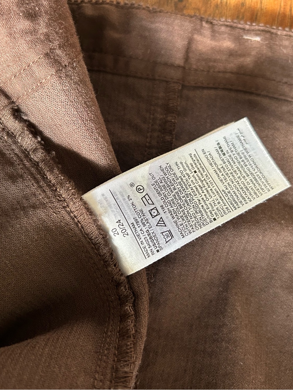GAP Sleeveless Button-Front Mini Dress in Dark Brown - Picture 5 of 11